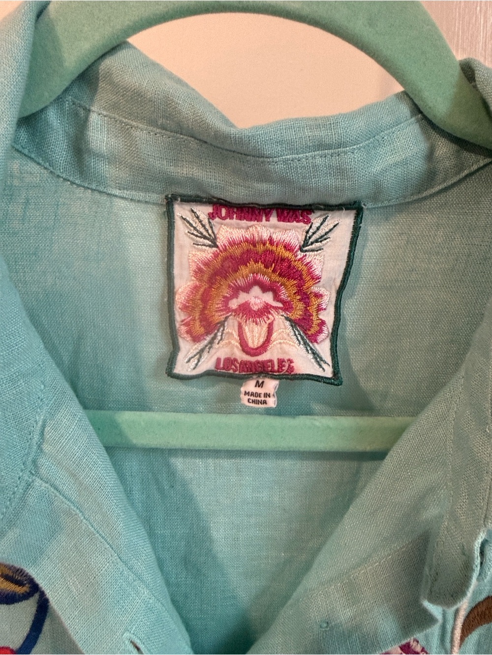 Johnny Was Like New Embroidered Floral & Butterfly Linen Button-Up Shirt Aqua M - Picture 2 of 4